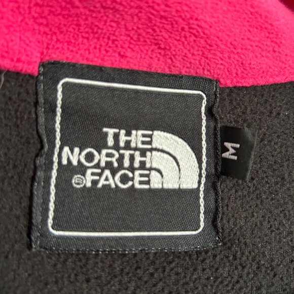 North Face Quarter Zip in Medium - Picture 3 of 3